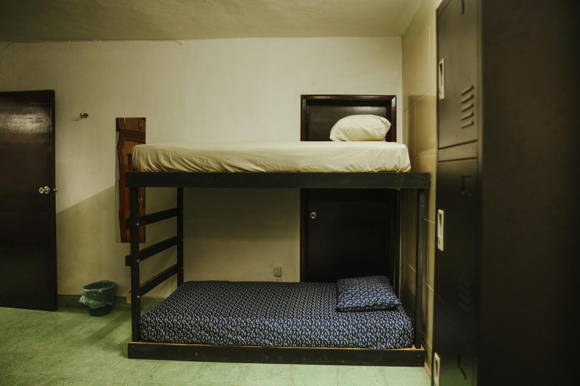 Hostal Casa Cucu - Wifi, Hot Water, Ac, Free Water Refill - Stay 3 Nights Or More And Get 1 Day Free Bikes & 1 Free Laundry Wash Valladolid  Exterior photo